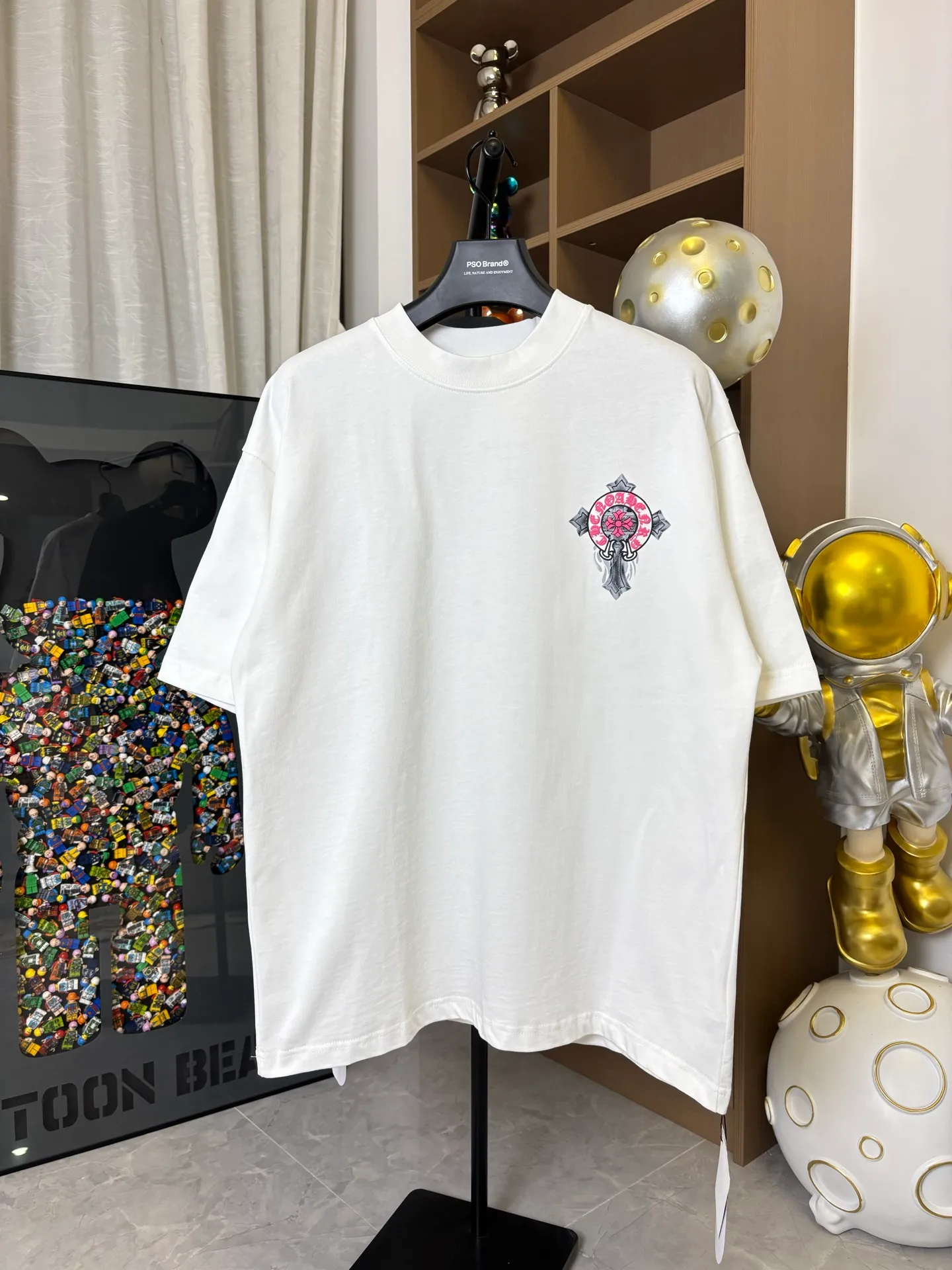 P150 Style number: DC 139# [ChromeHearts] ChromeHearts official same style classic printed round neck short-sleeved T-shirt 280g pure cotton double sand fabric Original original label, can be worn up to 200 pounds All fabrics have been shrunk in advance Quality first What you see is what you get The pattern will not change after one wash Distinguish some disposable clothes in the market Three labels Complete packaging All original restoration and customization Versatile for men and women A more classic one The pattern is very chic 💕 Color: black white Size: XS-L (Picture 9️⃣Size chart)